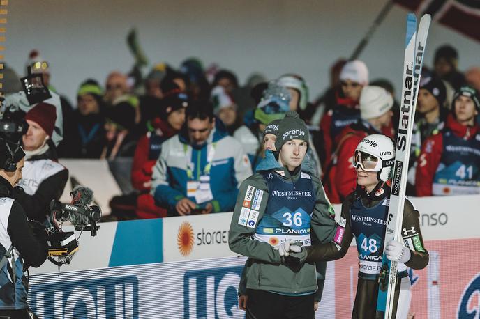 Anže Lanišek Žiga Jelar | Glavni trener Robert Hrgota je bil zadovoljen s skoki Anžeta Laniška. A osrednji slovenski adut ni imel sreče z vetrom in ravnanjem žirije. | Foto Sportida