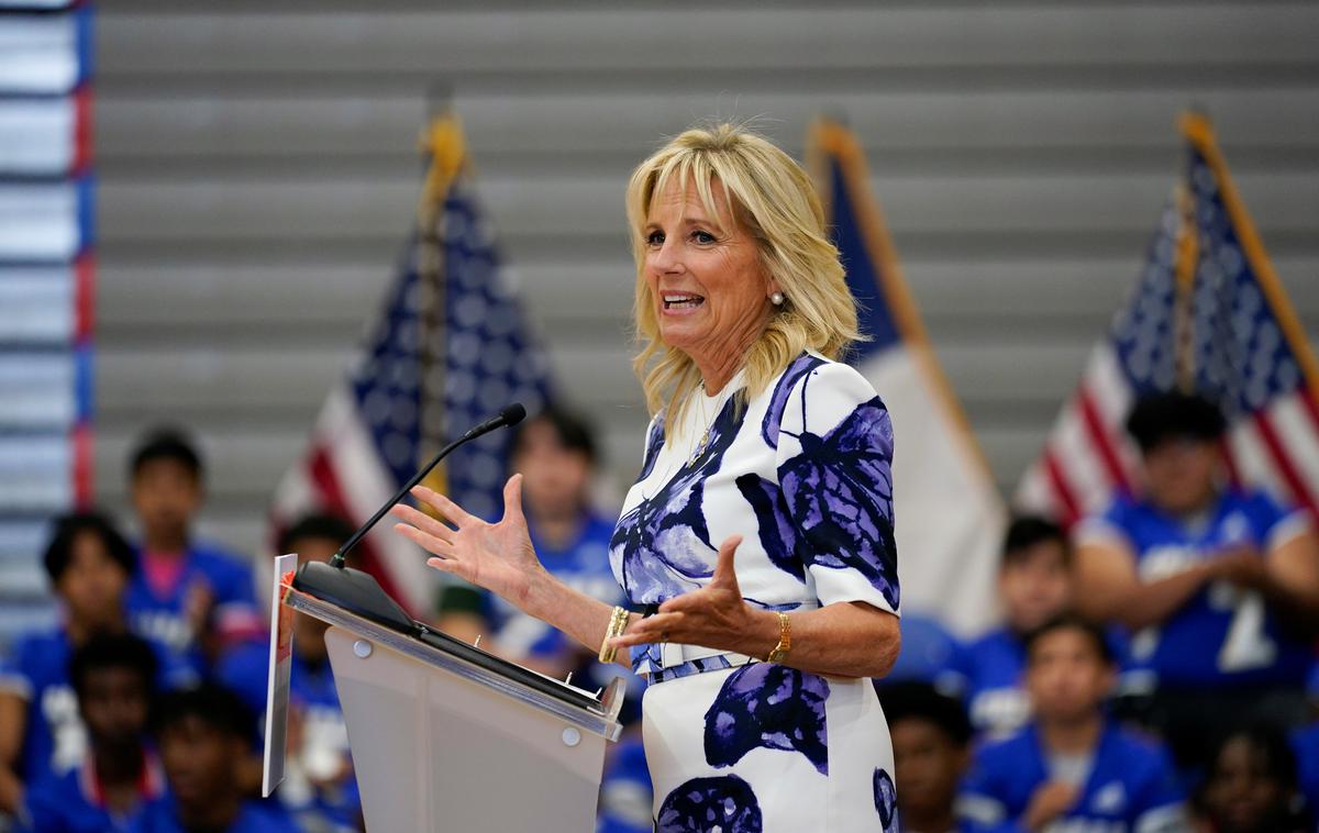 Jill Biden | Jill Biden je prva dama komaj pet mesecev, pa si je že prislužila naslovnico Vogua. | Foto Reuters