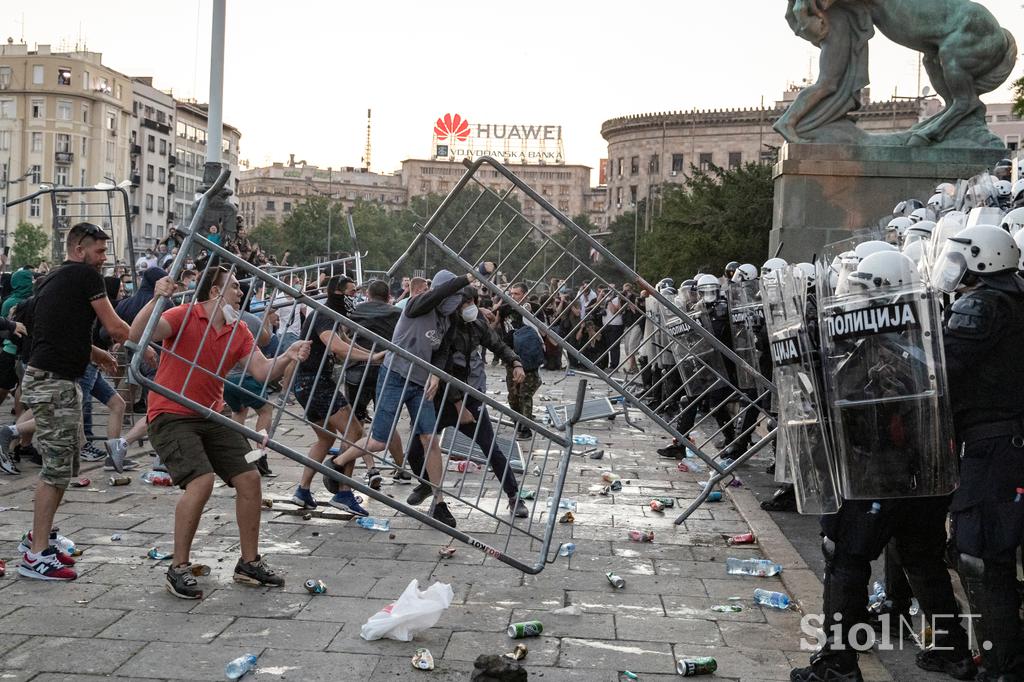 Protesti v Beogradu