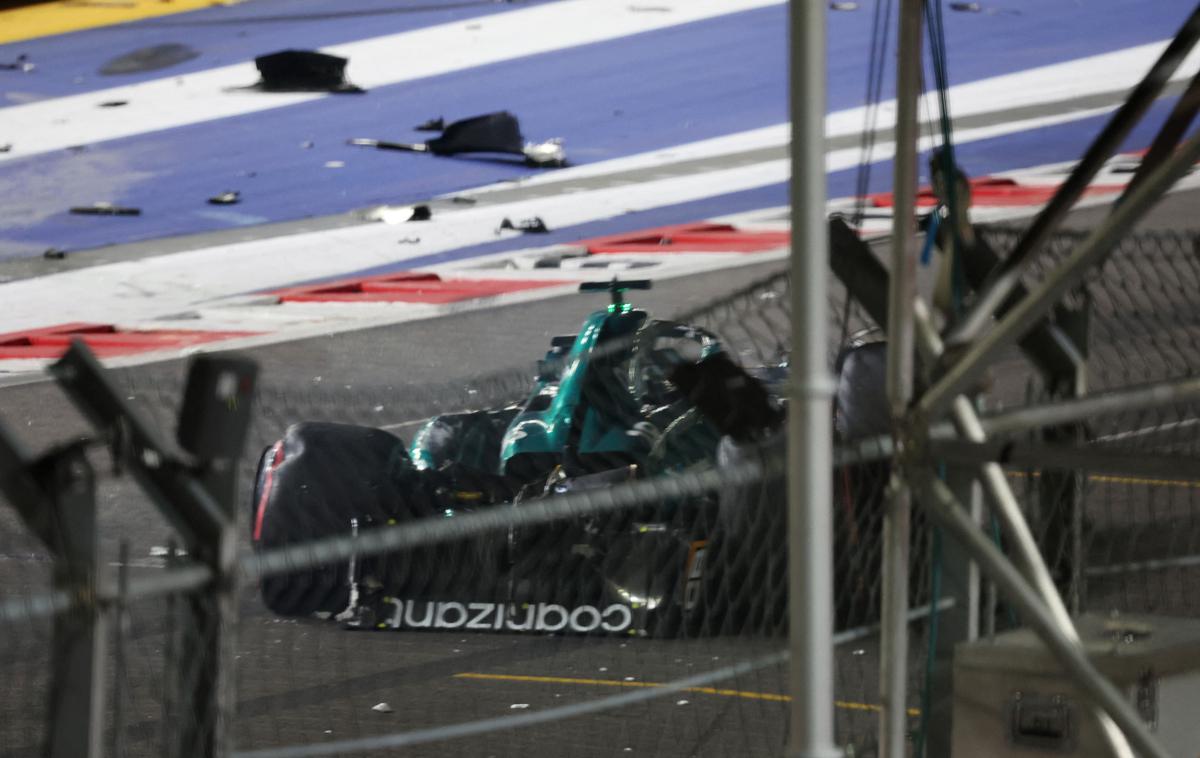 Singapur Lance Stroll Aston Martin |  Lance Stroll je v silovitem trčenju raztreščil svojega aston martina. | Foto Reuters