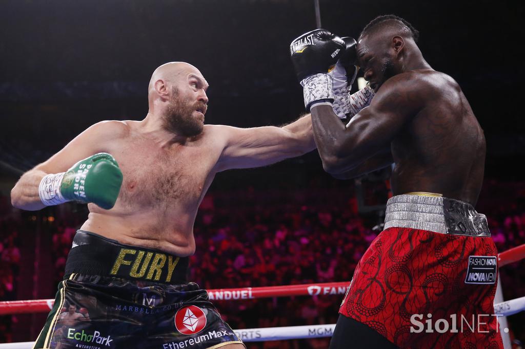 Tyson Fury : Deontay Wilder