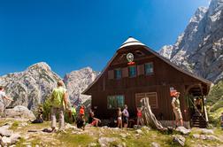 Češka koča na Spodnjih Ravneh (1542 m)