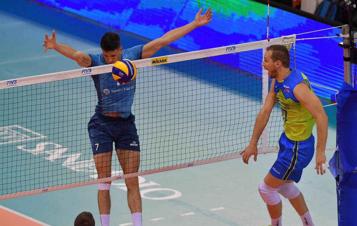 Slovenija Argentina | Slovenci so po pravi drami z 2:3 izgubili z Argentino. V torek (21.15) jih čakajo še Italijani. | Foto FIVB