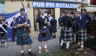 Škoti preplavili Slovenijo, pivo teklo v potokih #foto