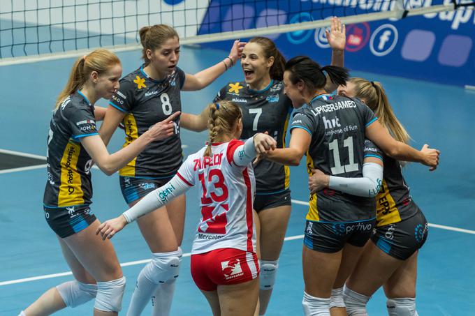 O prihodnosti še ni razmišljala, saj je trenutno z glavo le pri GEN-I Volleyju. | Foto: Tine Strosar