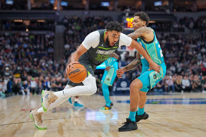 Karl-Anthony Towns je dosegel 62 točk. | Foto: Reuters