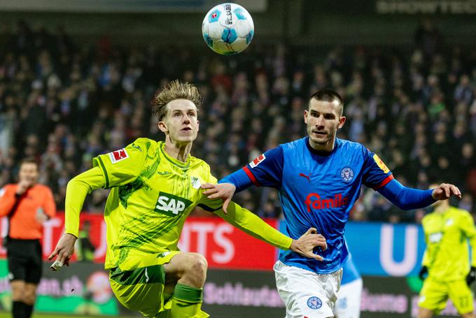 David Zec (desno) je s soigralci priznal premoč Hoffenheimu. | Foto: Guliverimage