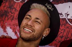 Neymar slekel majico in presenetil: "Videti je, da je na robu uničenja lastne kariere"