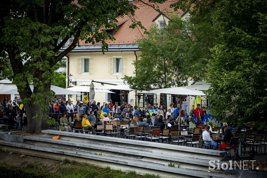 Shod v središču Ljubljane v podporo Ukrajini