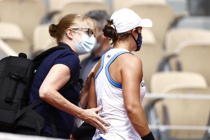 Ashleigh Barty | Prva igralka sveta Ashleigh Barty je predala dvoboj in se poslovila od OP Francije. | Foto Guliverimage