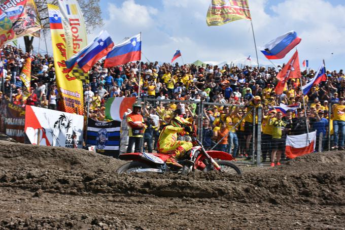 Tim Gajser ob podpori več tisoč slovenskih navijačev. | Foto: Andreja Prel/AMZS