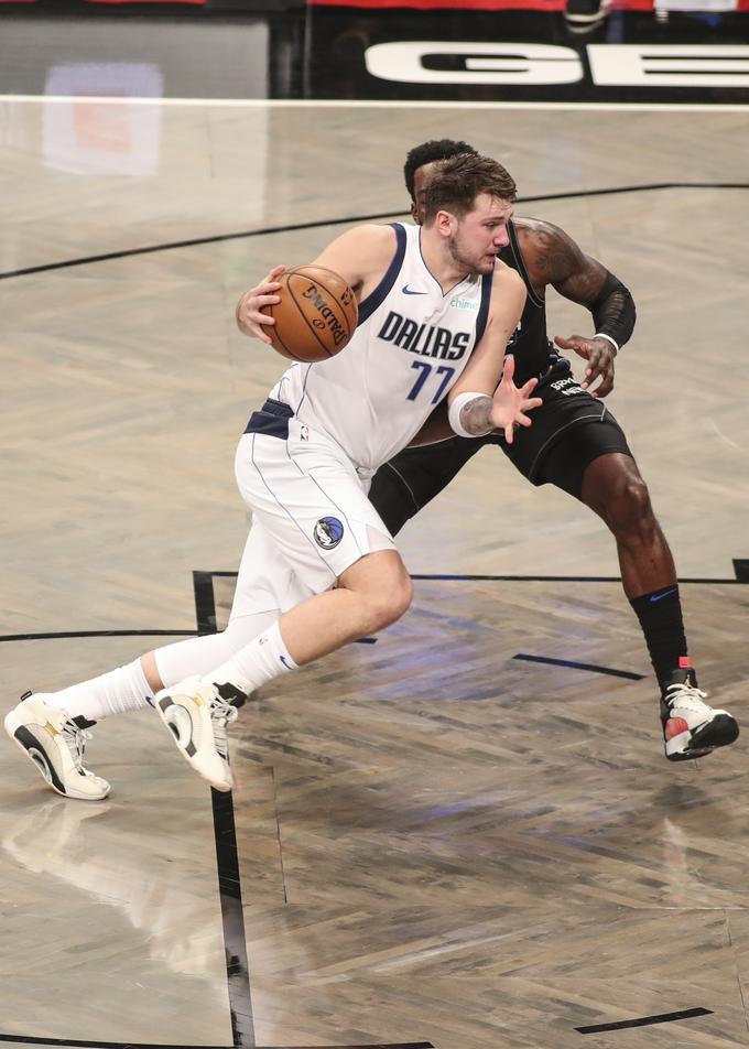 Dončić je odigral še zadnjo tekmo v ligi NBA pri 21 letih. | Foto: Reuters