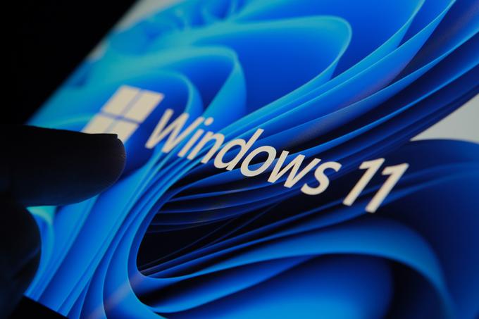 Mnogi oktobra prihodnje leto ne bodo imeli druge izbire, kot da kupijo nov računalnik. Windows 11 namreč ne podpira večine mikroprocesorjev, starih več kot šest let.  | Foto: Shutterstock