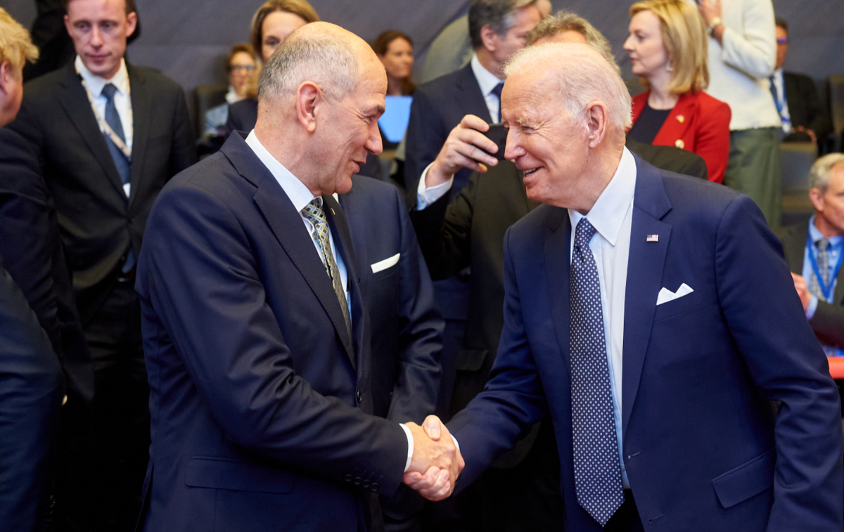 Biden JANŠA | Biden je ob obisku Bruslja pritisnil na evropske države glede nadaljnjih sankcij proti Rusiji.  | Foto Twitter