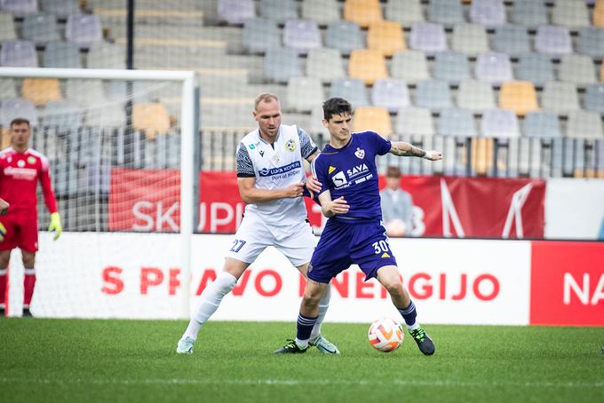 V Ljudskem vrtu jo je zagodel Mariboru, ki pred tem pod vodstvom Damirja Krznarja sploh ni izgubil v 1. SNL. | Foto: Blaž Weindorfer/Sportida