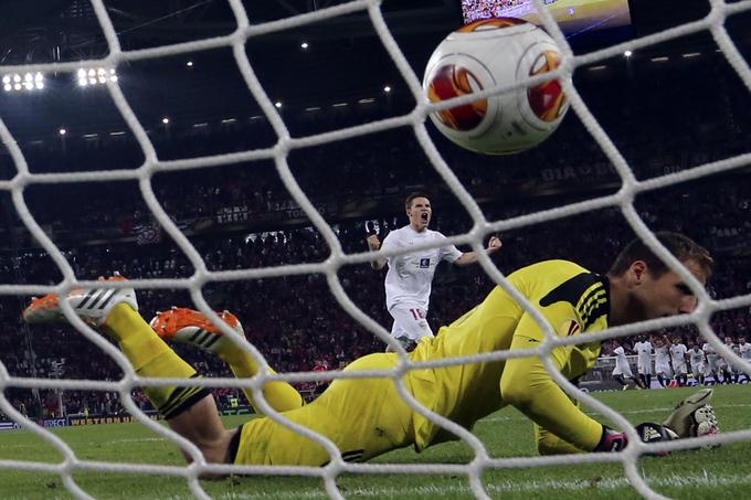 Oblak na Sevillo nima lepih spominov. Ko je branil za Benfico, je izgubil finale lige Europa. Sevilla je leta 2014 v Torinu zmagala po strelih z bele točke. | Foto: Reuters