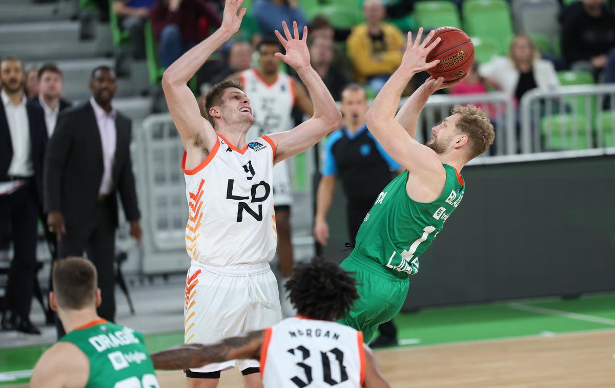 Cedevita Olimpija London Lions Jaka Blažič | Jaka Blažič je samo v tretji četrtini zadel kar pet trojk. Do konca je dal 28 točk. | Foto www.alesfevzer.com