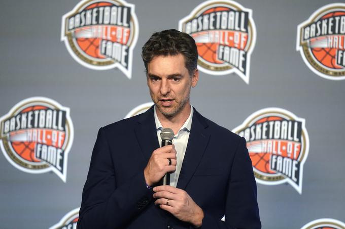 Pau Gasol je bil ključni del ekipe Lakers, ki je zaporedoma osvojila naslove v letih 2009 in 2010. | Foto: Reuters