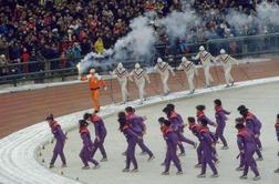 Slovenec v oranžni trenirki, ki je v Sarajevo prinesel olimpijsko baklo #foto