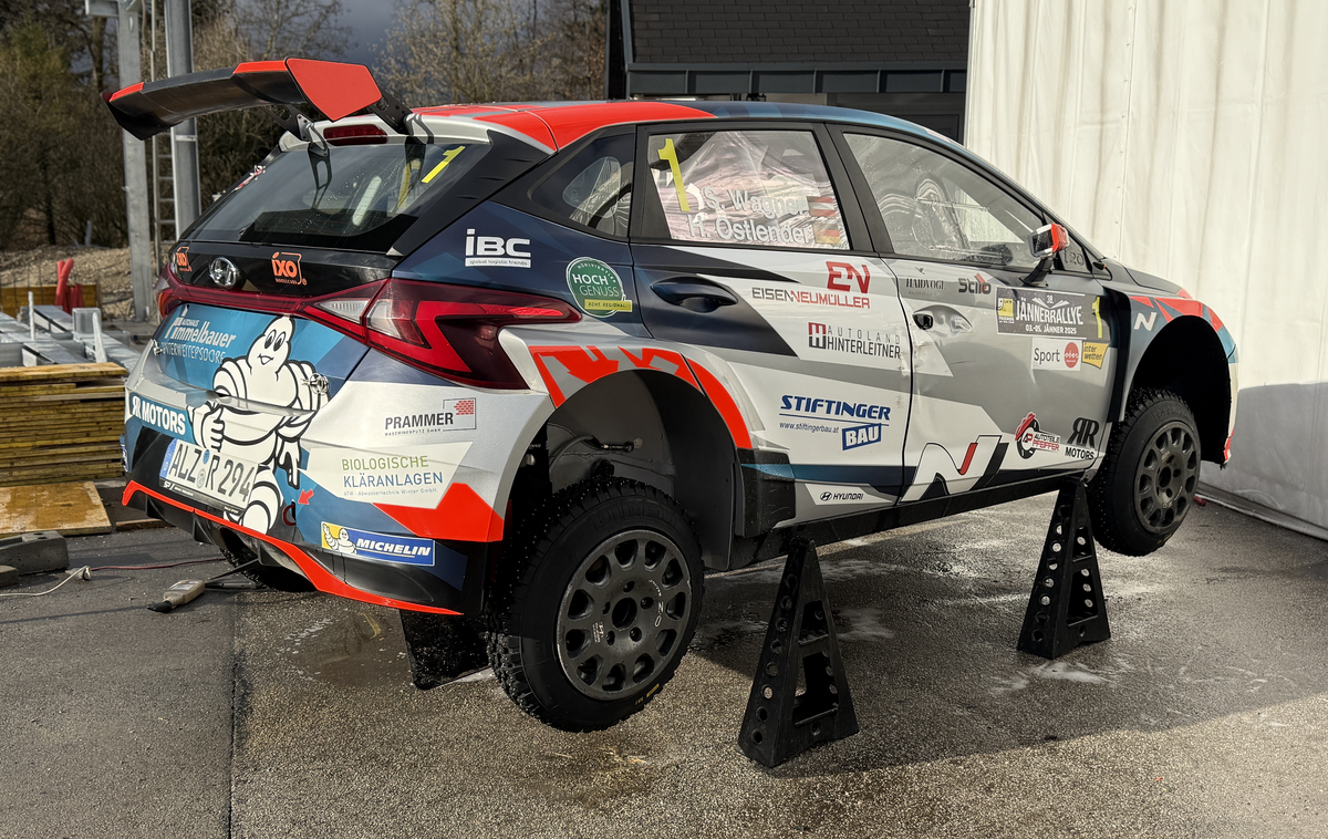 Janner reli gume žeblji | Nov hyundai i20 rally2 v Sloveniji. Prvi reli je oddelal še z nemškimi registrskimi oznakami, zdaj pa dobi slovenske.  | Foto Gregor Pavšič