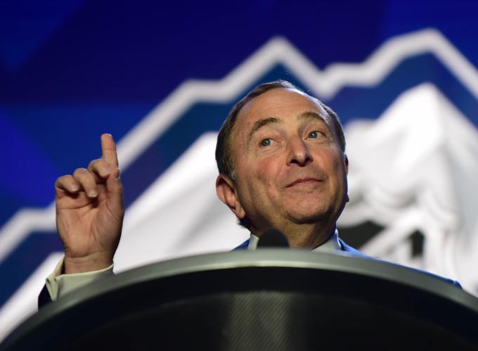 "Želimo si celotno tekmovanje s predtekmovanjem in končnico. Kdaj in kako bomo to izpeljali, pa še ne vemo," pravi komisar lige NHL Gary Bettman. | Foto: Reuters