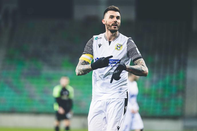 Ivica Guberac Olimpija Koper | Ivica Guberac je v 58. minuti dosegel enega najlepših zadetkov v karieri. | Foto Grega Valančič/Sportida