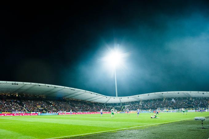 Brez razsvetljave na stadionih v 1. SNL ne bo šlo več. | Foto: www.alesfevzer.com