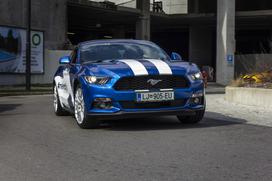 ford mustang karavana neukrotljivih avtosalon