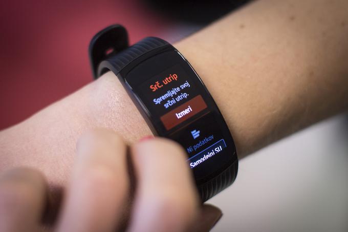 Priporočena slovenska maloprodajna cena za Gear Fit2 Pro je 234,90 evra, a jo je mogoče najti tudi za kakšnih 20 ali celo 30 evrov manj. | Foto: Bojan Puhek