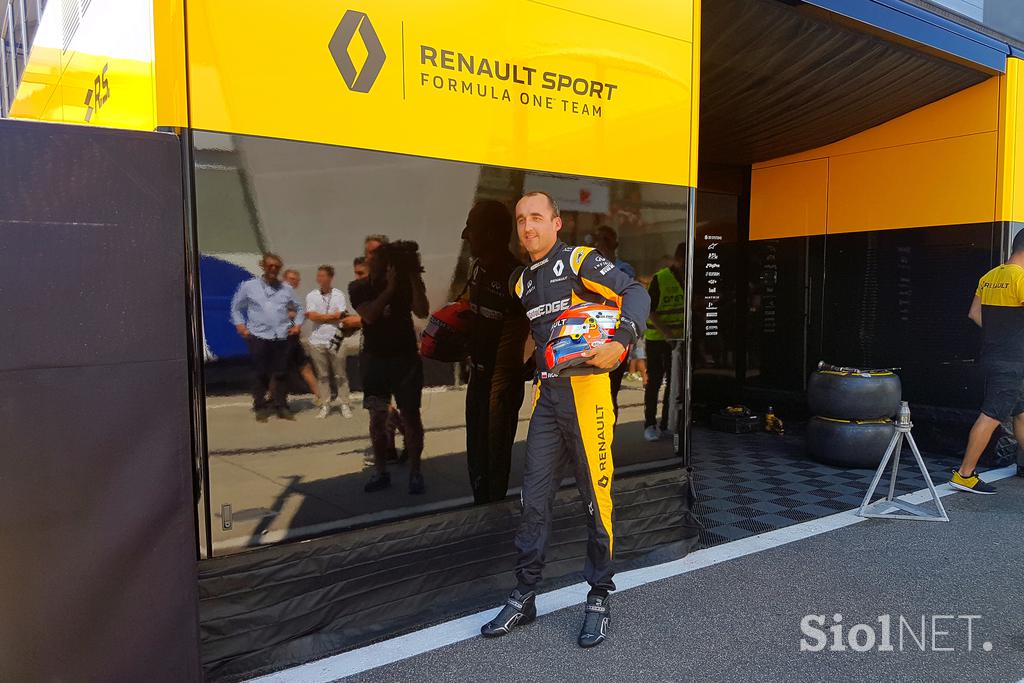 Formula 1 osebno - dan z mehaniki v Renaultovi garaži