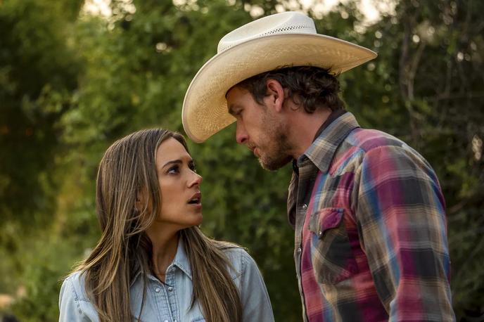 A Cowboy Christmas Romance | Jana Kramer in Adam Senn v božičnem filmu A Cowboy Christmas Romance | Foto Lifetime