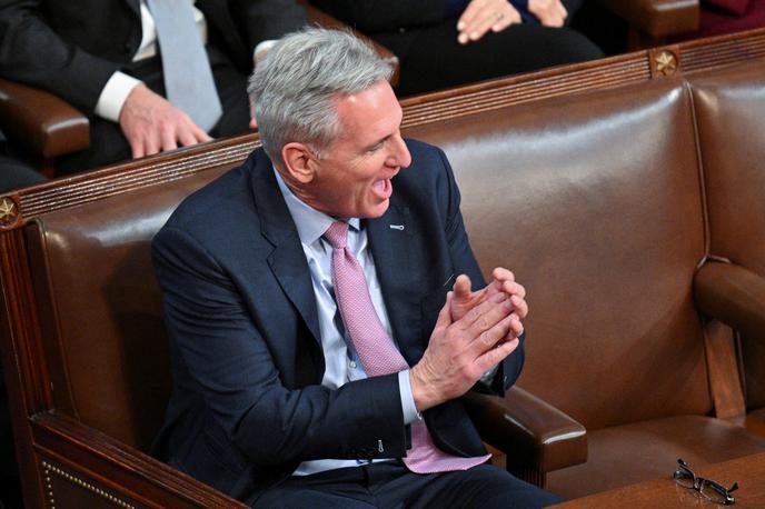 Kevin McCarthy | McCarthy je zaprisegel vse člane predstavniškega doma za mandat, ki traja dve leti, nato je bilo na vrsti potrjevanje pravilnika oziroma poslovnika za prihodnji dve leti. | Foto Reuters