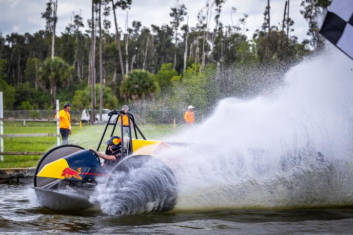 Verstappen FLorida swamp buggy | Max Verstappen na najbolj odbiti dirki do zdaj, močvirski dirki z buggyji. | Foto Red Bull Content Pool