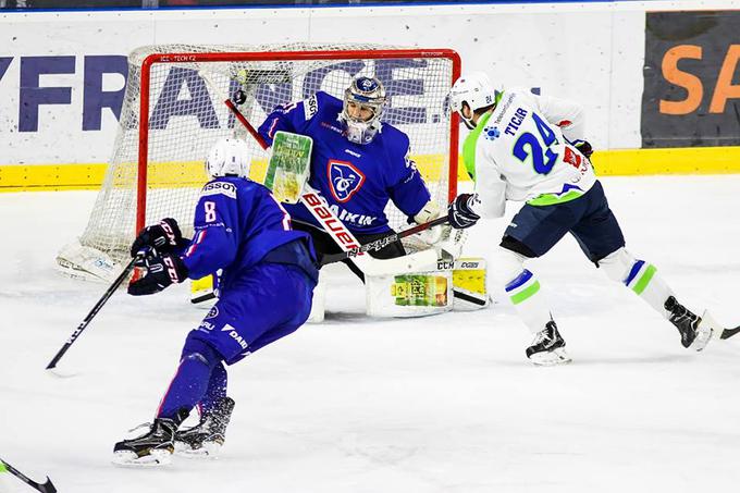 Rok Tičar je v podaljšku odločil zmagovalca. | Foto: Hokejska zveza Slovenije