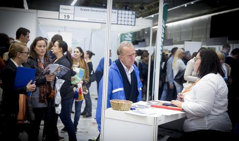 Kandidati v dolgih vrstah čakali na sestanek z delodajalcem