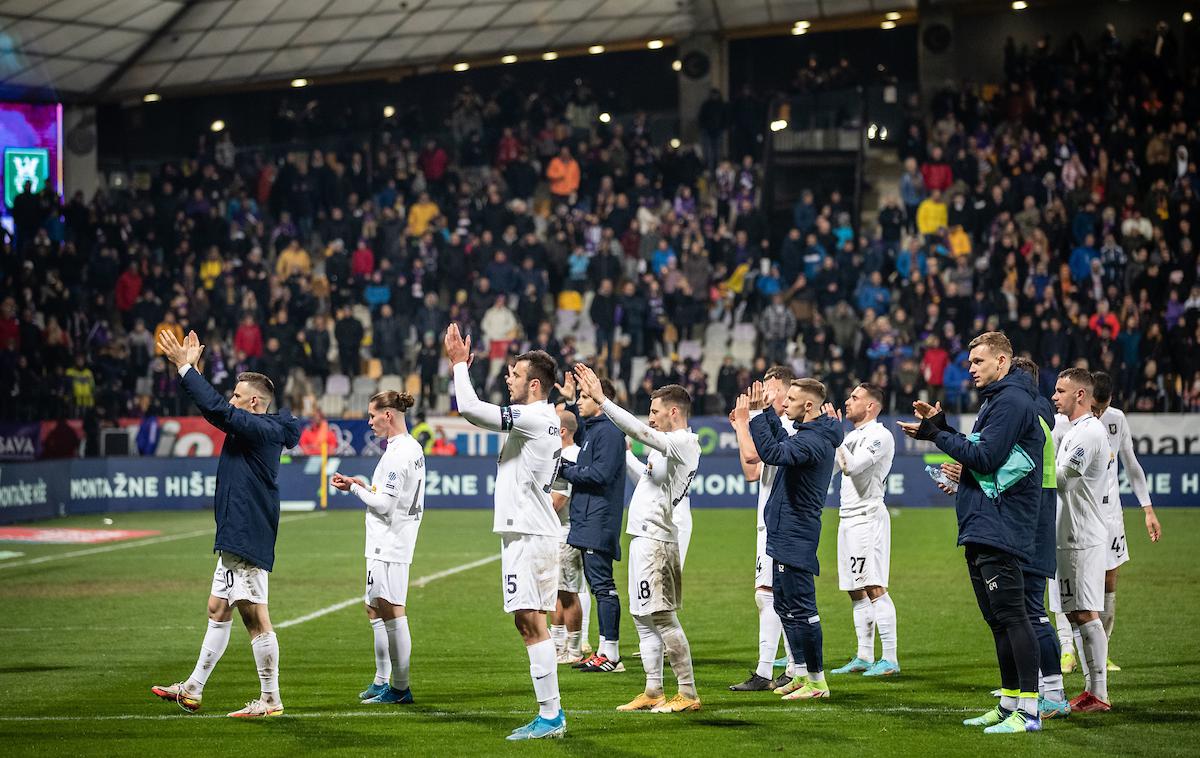 NK Maribor : NK Olimpija | Olimpija je šele tretjič v zgodovini večnih derbijev od prve minute zaigrala le z dvema slovenskima nogometašema. | Foto Blaž Weindorfer/Sportida