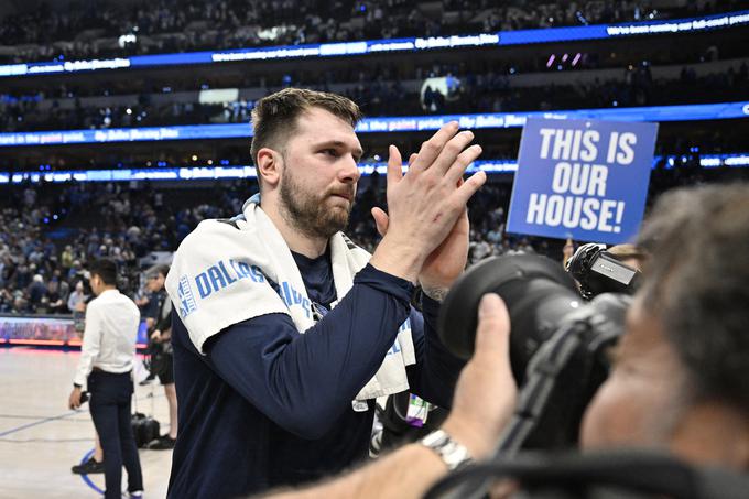 Luka Dončić je zvezda tudi na Islandiji. | Foto: Reuters