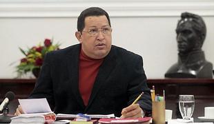 Chavez: VB bo čutila posledice, če bo vdrla na ekvadorsko veleposlaništvo