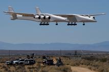 Letalo Stratolaunch Roc