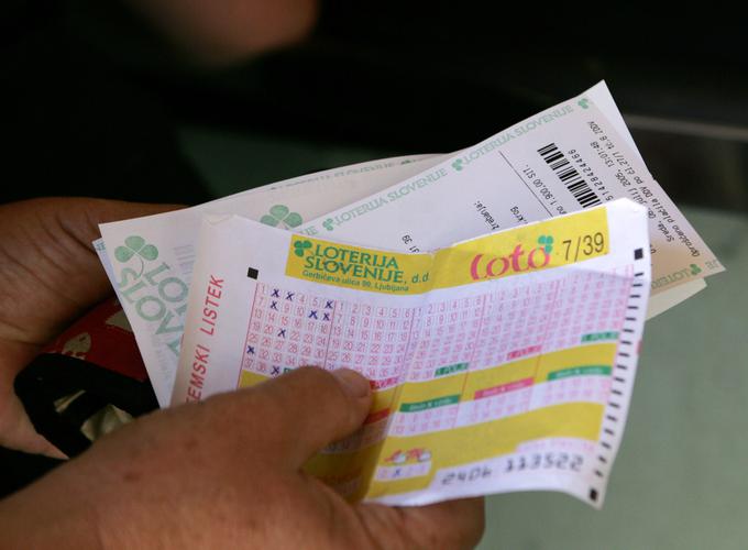 V Sloveniji hitre srečke ne prinašajo tako visokih zneskov kot v ZDA, lovci na milijone v Sloveniji pa stavijo predvsem na loto. Naslednja sedmica je vredna skoraj 2,4 milijona evrov.  | Foto: 