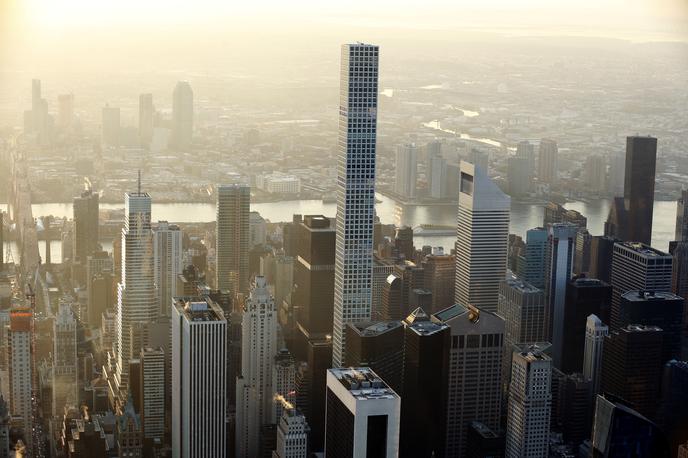 New York, stolpnica, 432 Park Avenue | Župan mesta Eric Adams je sicer že novembra podpisal zakon, poimenovan načrt ukrepanja proti podganam, ki med drugim predvideva zmanjšanje količine odpadkov na mestnih ulicah. | Foto Reuters