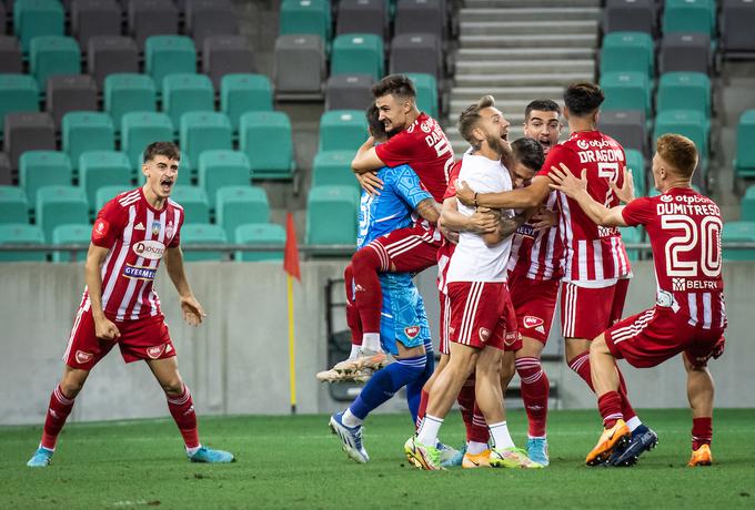 Romunski Sepsi je doma premagal Olimpijo s 3:1, nato so zmaji vrnili udarec z 2:0, po izvajanju enajstmetrovk pa so se napredovanja razveselili nogometaši v rdečem. | Foto: Vid Ponikvar/Sportida