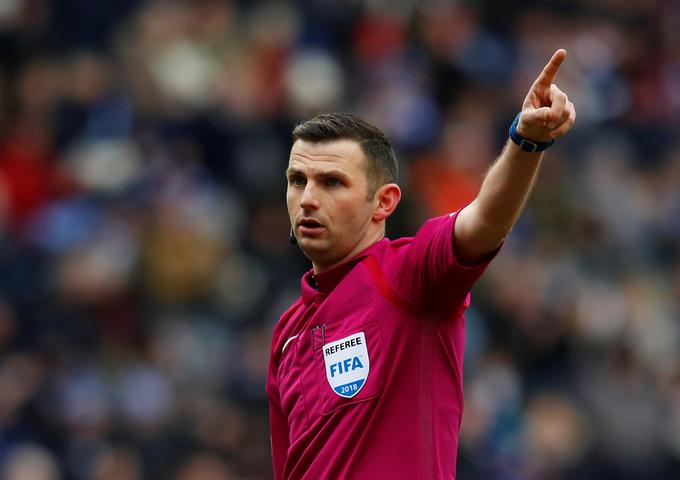 Michael Oliver je neizkušen sodnik. | Foto: Reuters