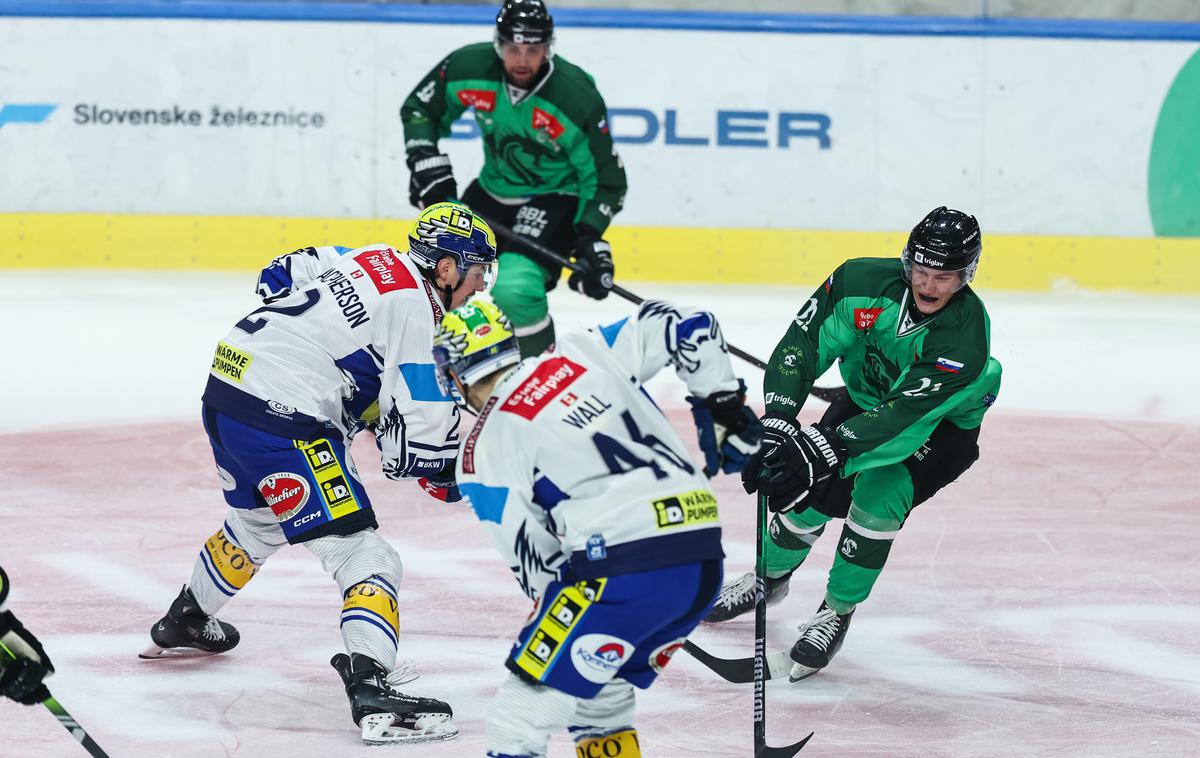 Liga ICEHL,: Olimpija Ljubljana - VSV Beljak | Hokejisti Olimpije so sezono odprli z zmago nad Beljakom. | Foto www.alesfevzer.com