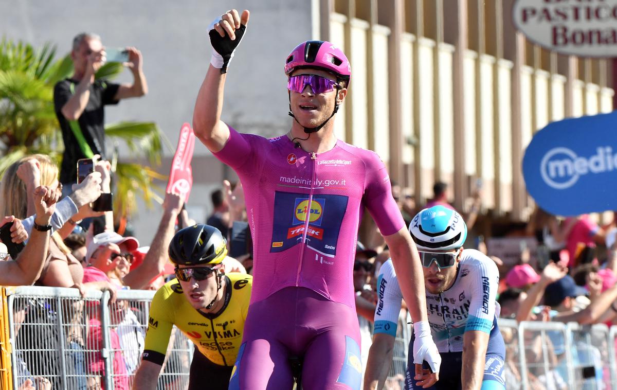 Jonathan Milan, Giro 2024 | Jonathan Milan se je veselil še tretje etapne zmage na letošnjem Giru.  | Foto Reuters