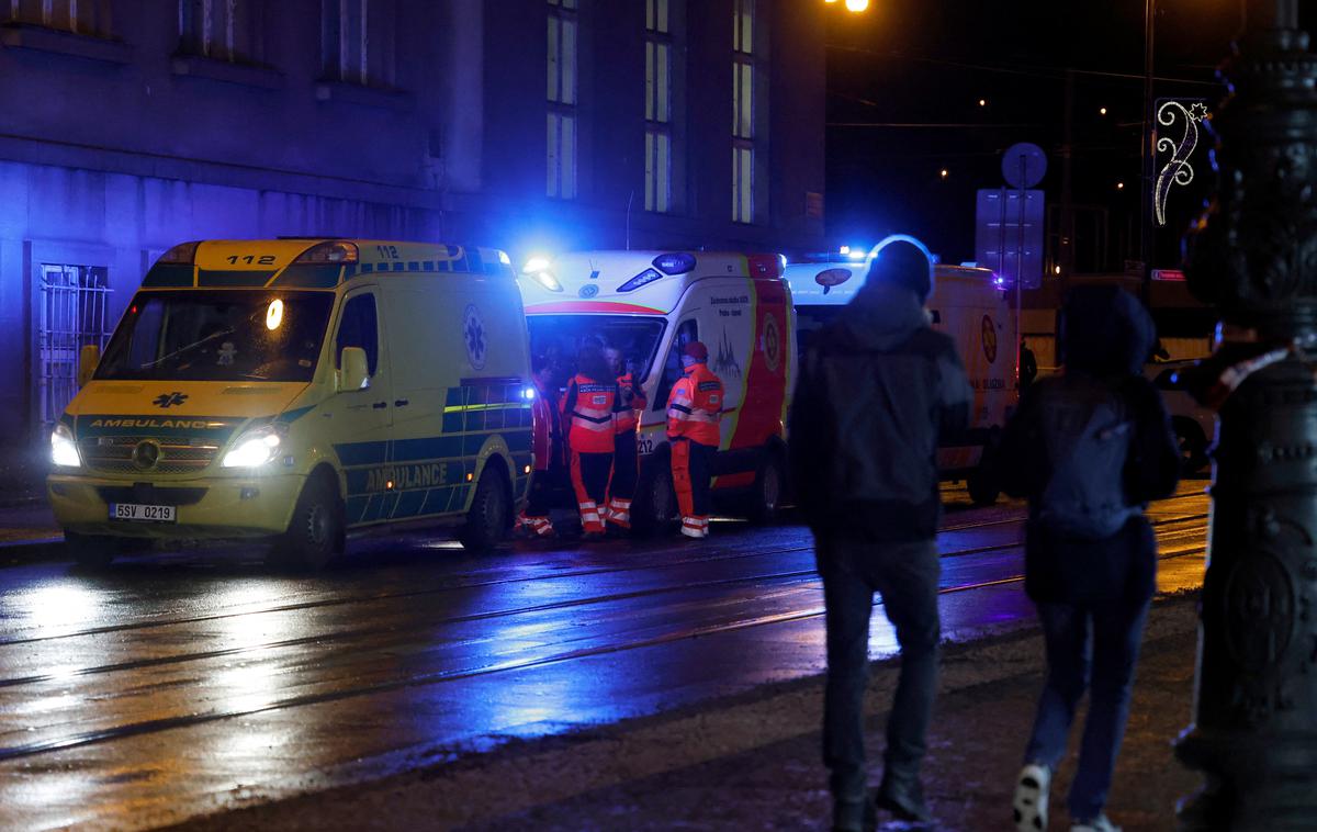 Praga | V soboto bodo zastave na javnih poslopjih izobešene na pol droga, opoldne pa se bodo žrtev spomnili z minuto molka.  | Foto Reuters