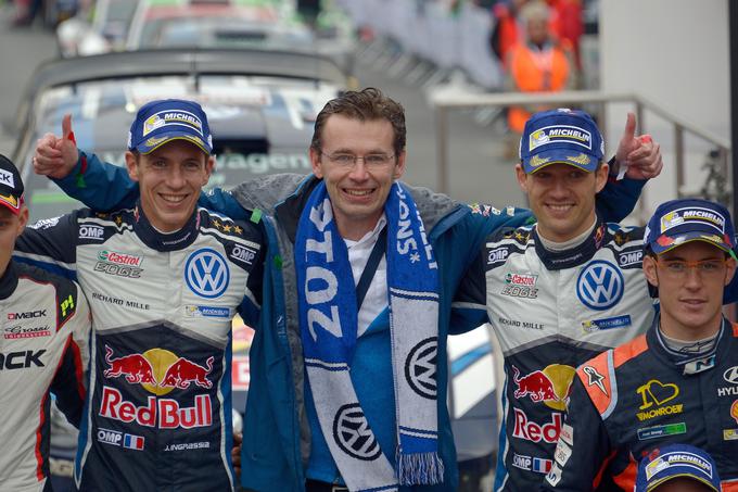 Sebastien Ogier in njegov sovoznik Julien Ingrassia sta v zadnjih štirih letih z Volkswagnom nepremagljiva v svetovnem prvenstvu v reliju. Ogier je bil v času dizelske afere pomemben promotor Volkswagnove znamke, kar je znal ceniti tudi Frank Welsch, član uprave znamke Volkwagen za razvoj. Sodelovanje se je kljub temu prekinilo, Ogier pa išče novega delodajalca. | Foto: Volkswagen