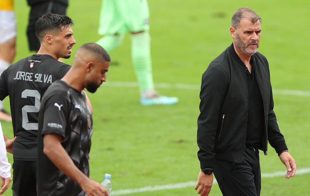 Joao Henriques Olimpija | Joao Henriques je v uvodnih osmih krogih 1. SNL z Olimpijo doživel že tri poraze, na treh izmed zadnjih petih srečanj pa prejel kar štiri zadetke. | Foto www.alesfevzer.com