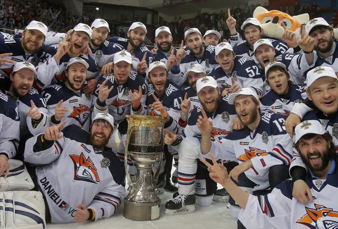 Mohorič je v ligi KHL kot trener vratarjev delal pri Medveščaku, Slovanu Bratislavi, Admiralu Vladivostoku, Torpedu iz Nižnega Novgoroda, vse od leta 2020 pa dela pri dvakratnemu prvaku tekmovanja Metallurgu Magnitogorsku, ki je Gagarinov pokal zadnjič osvojil leta 2016. | Foto: REUTERS/Maxim Shemetov