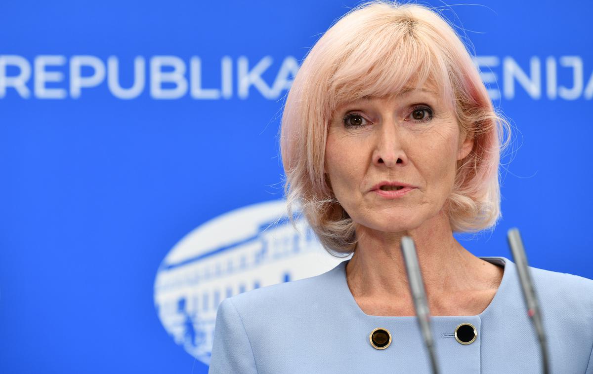 Lilijana Kozlovič | Na pravosodnem ministrstvu pod vodstvom Lilijane Kozlovič menijo, da bi morali sodniki v okviru časa reševanja zahtevnejše zadeve beležiti tudi čas, ko se dejansko ukvarjajo z zadevo. | Foto STA